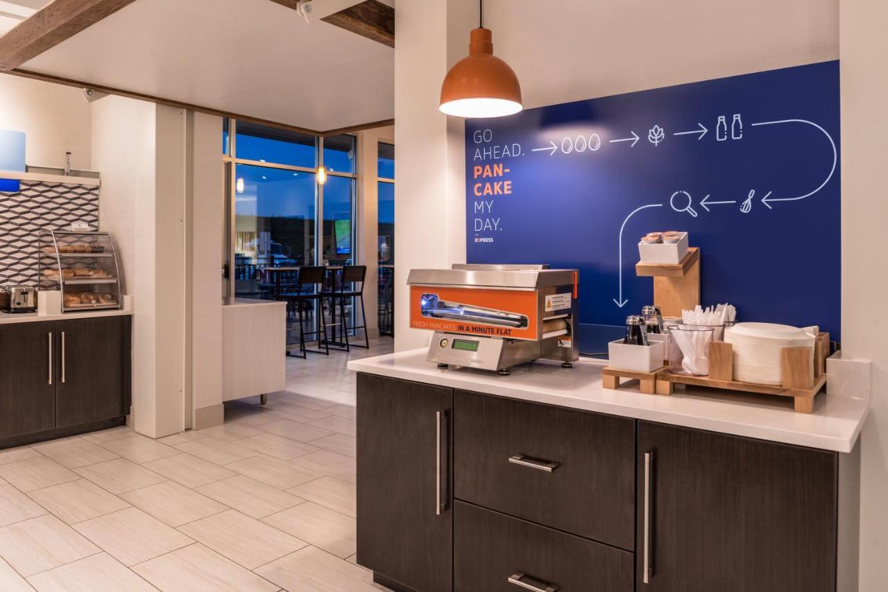 Holiday Inn Express & Suites Farmville By Ihg Eksteriør bilde