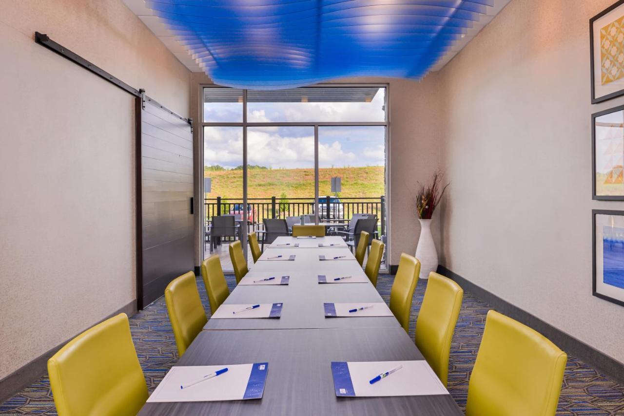 Holiday Inn Express & Suites Farmville By Ihg Eksteriør bilde