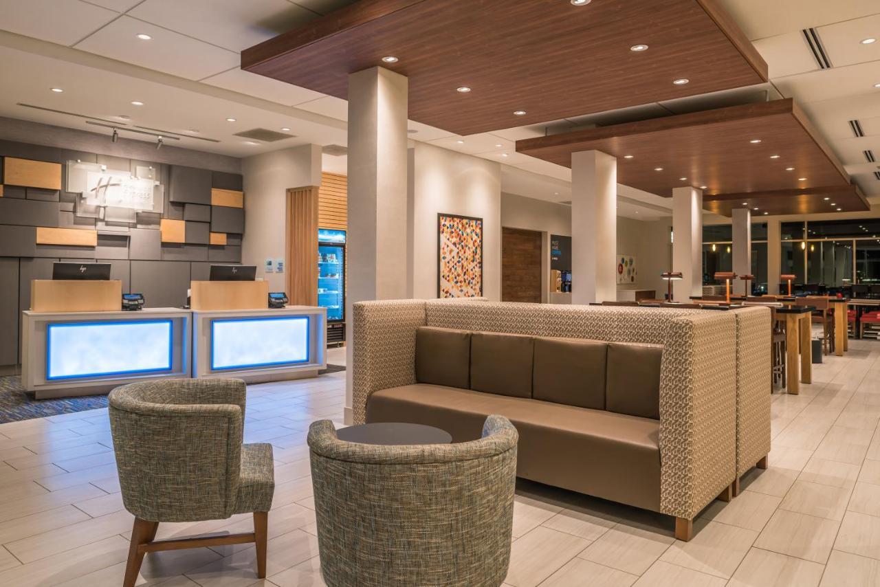 Holiday Inn Express & Suites Farmville By Ihg Eksteriør bilde
