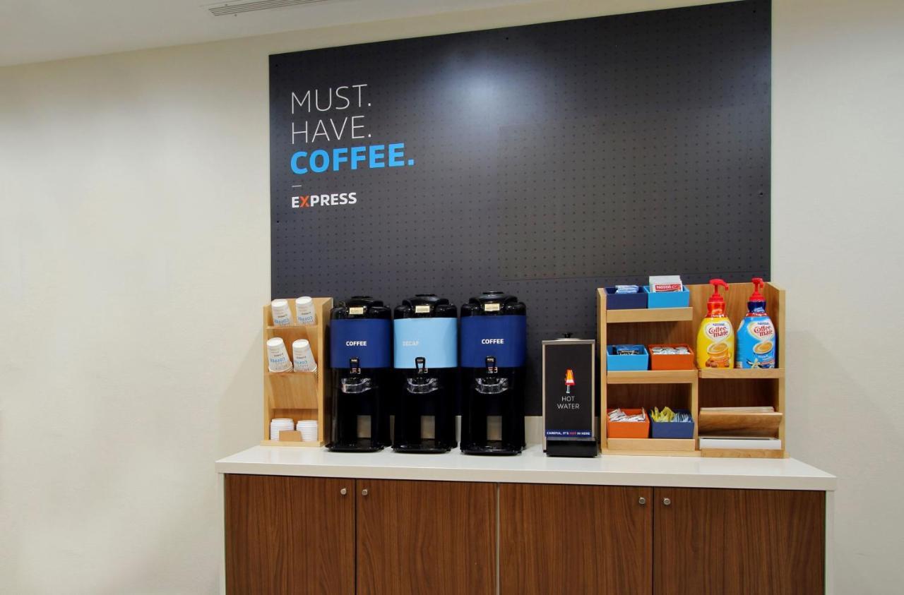 Holiday Inn Express & Suites Farmville By Ihg Eksteriør bilde