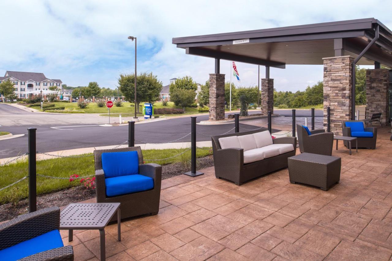 Holiday Inn Express & Suites Farmville By Ihg Eksteriør bilde